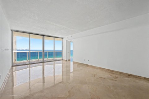 Copropriété à louer à Sunny Isles Beach, Floride: 2 chambres, 147.71 m2 № 2075205 - photo 4