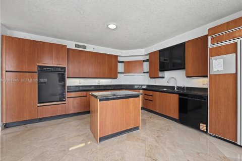 Copropriété à louer à Sunny Isles Beach, Floride: 2 chambres, 147.71 m2 № 2075205 - photo 12