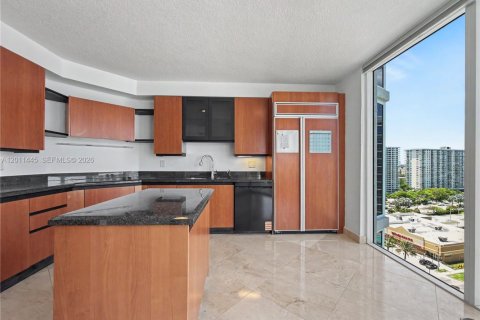 Copropriété à louer à Sunny Isles Beach, Floride: 2 chambres, 147.71 m2 № 2075205 - photo 11