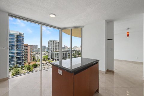 Copropriété à louer à Sunny Isles Beach, Floride: 2 chambres, 147.71 m2 № 2075205 - photo 14