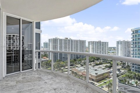 Copropriété à louer à Sunny Isles Beach, Floride: 2 chambres, 147.71 m2 № 2075205 - photo 7