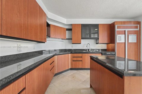 Copropriété à louer à Sunny Isles Beach, Floride: 2 chambres, 147.71 m2 № 2075205 - photo 10