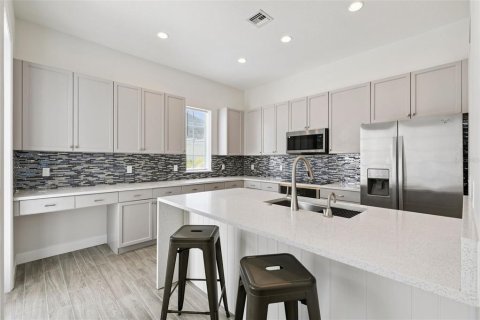 Townhouse in Celebration, Florida 3 bedrooms, 236.34 sq.m. № 2391359 - photo 17
