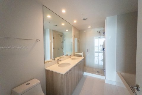 Condo in Miami, Florida, 3 bedrooms  № 2019805 - photo 13