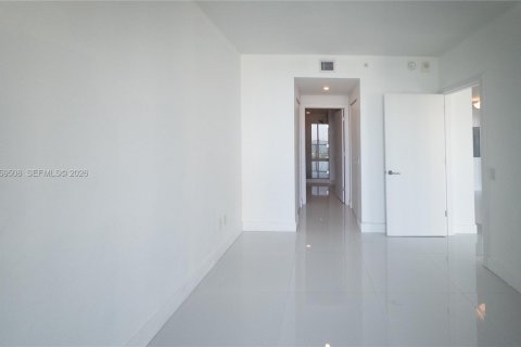 Condo in Miami, Florida, 3 bedrooms  № 2019805 - photo 12