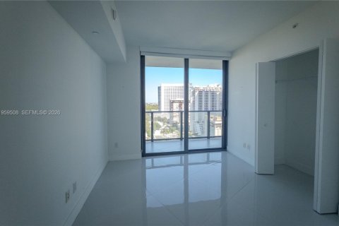 Condo in Miami, Florida, 3 bedrooms  № 2019805 - photo 15