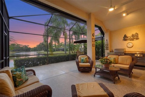 House in Lakewood Ranch, Florida 3 bedrooms, 198.07 sq.m. № 2209458 - photo 13