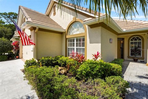 House in Lakewood Ranch, Florida 3 bedrooms, 198.07 sq.m. № 2209458 - photo 2
