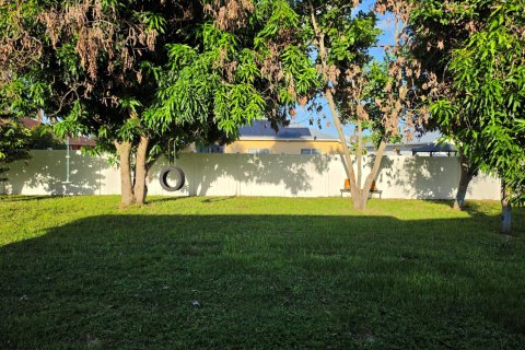 Villa ou maison à louer à Port St. Lucie, Floride: 3 chambres, 154.22 m2 № 2387111 - photo 13