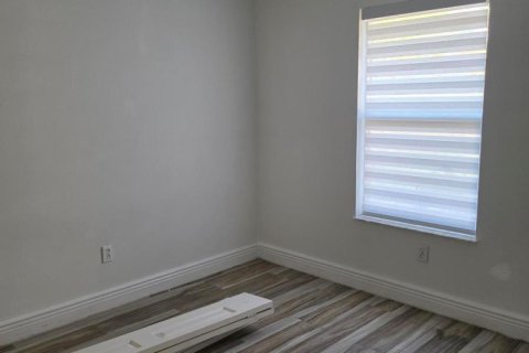 Villa ou maison à louer à Port St. Lucie, Floride: 3 chambres, 154.22 m2 № 2387111 - photo 10