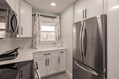 Copropriété à louer à Oakland Park, Floride: 2 chambres, 92.9 m2 № 2386914 - photo 7