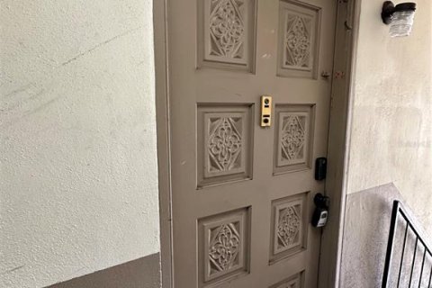 Condominio en alquiler en Orlando, Florida, 2 dormitorios, 76.64 m2 № 1919645 - foto 3