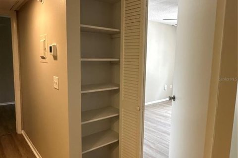 Condominio en alquiler en Orlando, Florida, 2 dormitorios, 76.64 m2 № 1919645 - foto 23