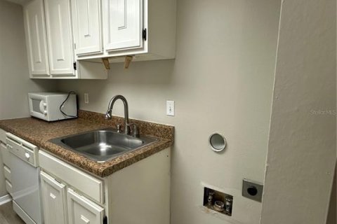 Condominio en alquiler en Orlando, Florida, 2 dormitorios, 76.64 m2 № 1919645 - foto 9