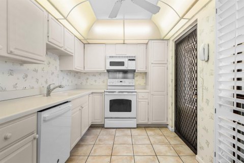 Copropriété à vendre à Boynton Beach, Floride: 2 chambres, 137.4 m2 № 2175784 - photo 12