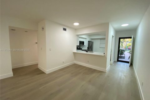 Condominio en Naples, Florida, 2 dormitorios  № 2033072