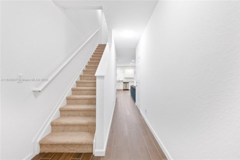 Townhouse in Lauderhill, Florida 3 bedrooms, 138.98 sq.m. № 1839287 - photo 8