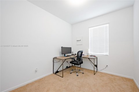 Townhouse in Lauderhill, Florida 3 bedrooms, 138.98 sq.m. № 1839287 - photo 11