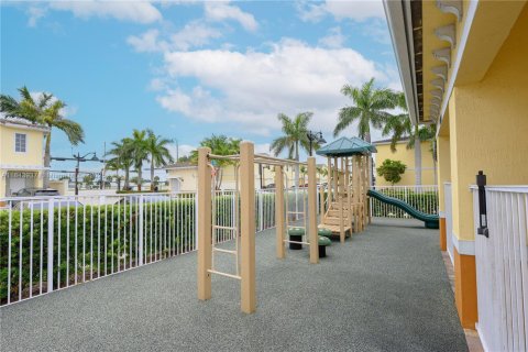 Townhouse in Lauderhill, Florida 3 bedrooms, 138.98 sq.m. № 1839287 - photo 19
