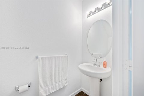 Townhouse in Lauderhill, Florida 3 bedrooms, 138.98 sq.m. № 1839287 - photo 7