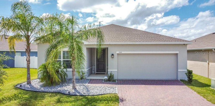 House in Davenport, Florida 3 bedrooms, 142.42 sq.m. № 1845280