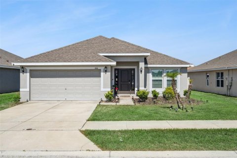 House in Davenport, Florida 4 bedrooms, 207.82 sq.m. № 2095344