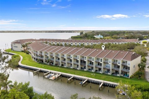 Townhouse in Oldsmar, Florida 3 bedrooms, 170.38 sq.m. № 2142220