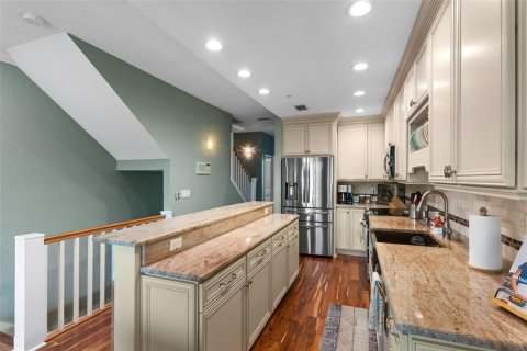 Townhouse in Oldsmar, Florida 3 bedrooms, 170.38 sq.m. № 2142220 - photo 8
