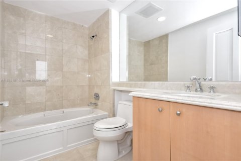 Copropriété à louer à Sunny Isles Beach, Floride: 4 chambres, 254.18 m2 № 1940804 - photo 18