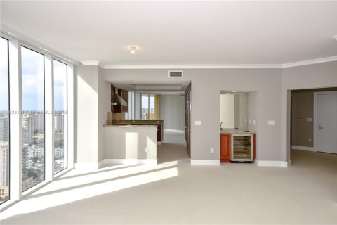 Copropriété à louer à Sunny Isles Beach, Floride: 4 chambres, 254.18 m2 № 1940804 - photo 6