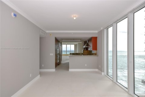 Copropriété à louer à Sunny Isles Beach, Floride: 4 chambres, 254.18 m2 № 1940804 - photo 7