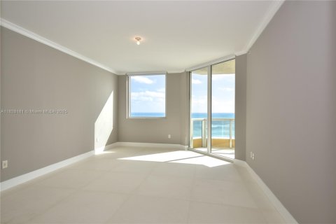 Copropriété à louer à Sunny Isles Beach, Floride: 4 chambres, 254.18 m2 № 1940804 - photo 10