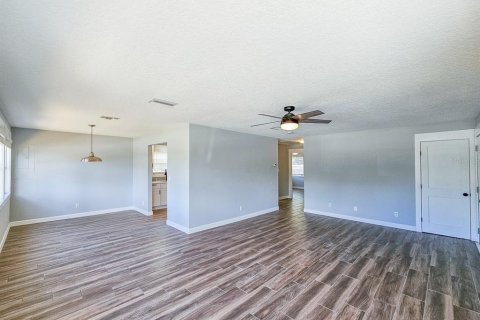 House in Flagler Beach, Florida 2 bedrooms, 96.62 sq.m. № 1846393 - photo 11