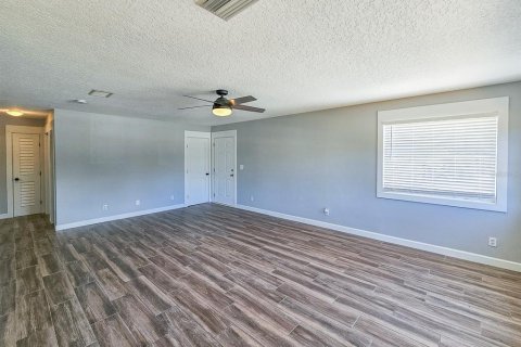 House in Flagler Beach, Florida 2 bedrooms, 96.62 sq.m. № 1846393 - photo 12