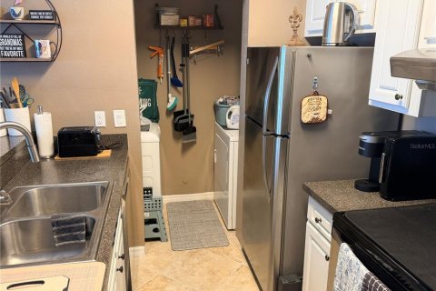 Condo in Seminole, Florida, 2 bedrooms  № 2379834 - photo 13