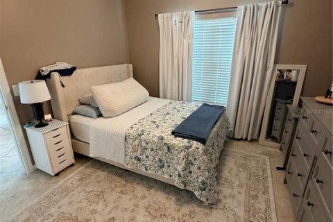 Condo in Seminole, Florida, 2 bedrooms  № 2379834 - photo 22
