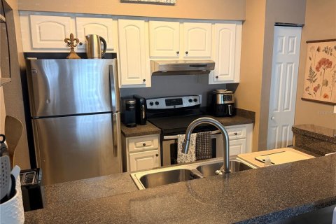 Condo in Seminole, Florida, 2 bedrooms  № 2379834 - photo 16