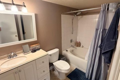 Condo in Seminole, Florida, 2 bedrooms  № 2379834 - photo 12