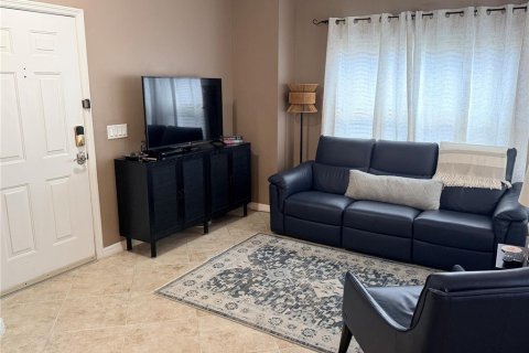 Condo in Seminole, Florida, 2 bedrooms  № 2379834 - photo 10