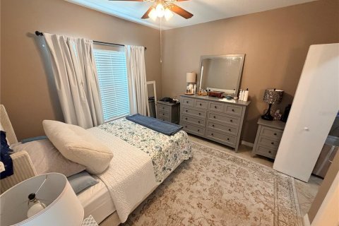 Condo in Seminole, Florida, 2 bedrooms  № 2379834 - photo 21