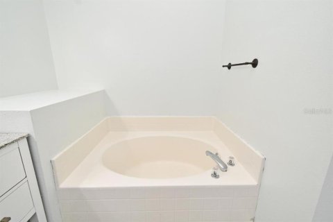 Casa en venta en Deltona, Florida, 4 dormitorios, 218.51 m2 № 1747497 - foto 23