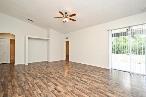 Casa en venta en Deltona, Florida, 4 dormitorios, 218.51 m2 № 1747497 - foto 10