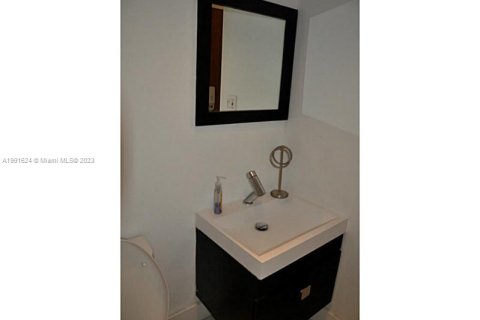 Condominio en alquiler en Hollywood, Florida, 2 dormitorios, 114.83 m2 № 1980848 - foto 12