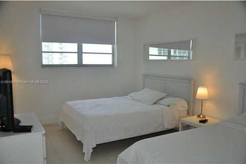 Condominio en alquiler en Hollywood, Florida, 2 dormitorios, 114.83 m2 № 1980848 - foto 10