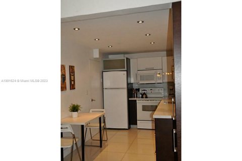 Condominio en alquiler en Hollywood, Florida, 2 dormitorios, 114.83 m2 № 1980848 - foto 8