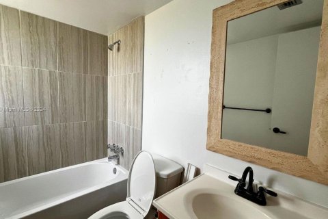Купить кондоминиум в Холливуд, Флорида 1 спальня, 78.97м2, № 1764426 - фото 30