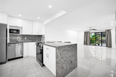 Copropriété à vendre à Pompano Beach, Floride: 2 chambres, 86.96 m2 № 1976654 - photo 6