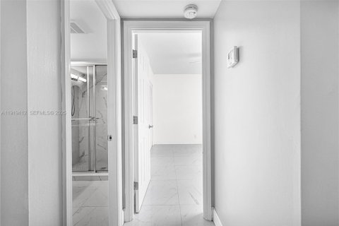 Copropriété à vendre à Pompano Beach, Floride: 2 chambres, 86.96 m2 № 1976654 - photo 18