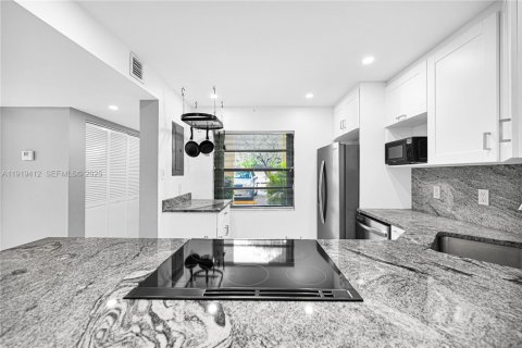 Copropriété à vendre à Pompano Beach, Floride: 2 chambres, 86.96 m2 № 1976654 - photo 5