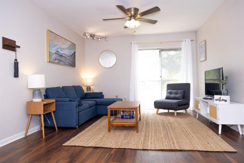 Condo in Gainesville, Florida, 1 bedroom  № 2143268 - photo 3